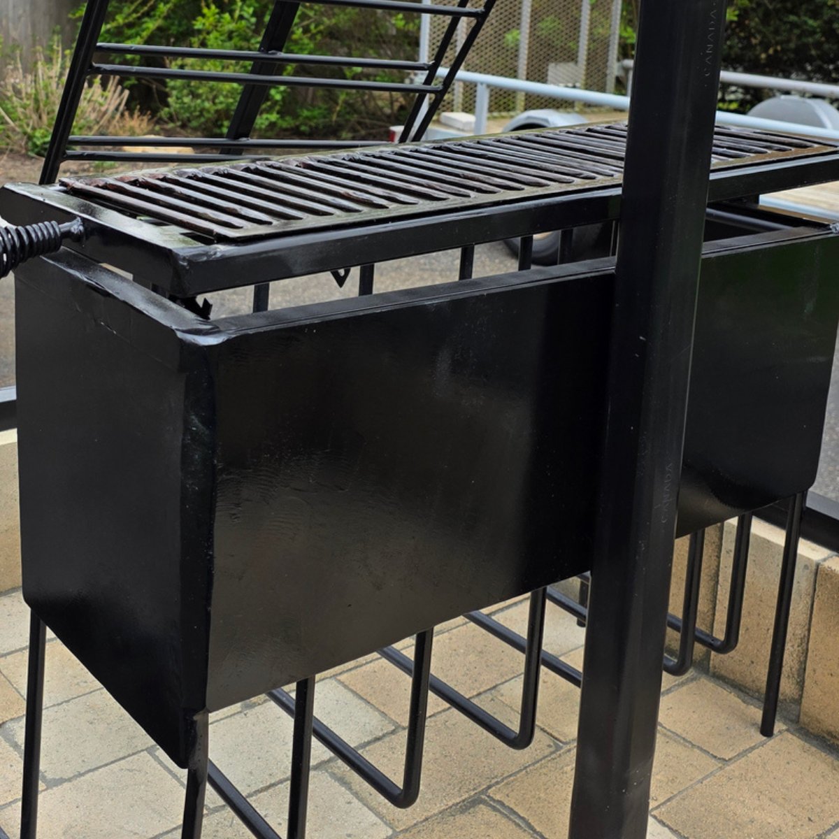 La Fortaleza grate and firebox detail